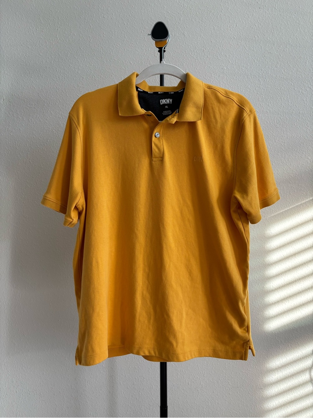 DKNY Men’s Polo Shirt Size XL Mustard Yellow Short Sleeve Cotton Blend Casual